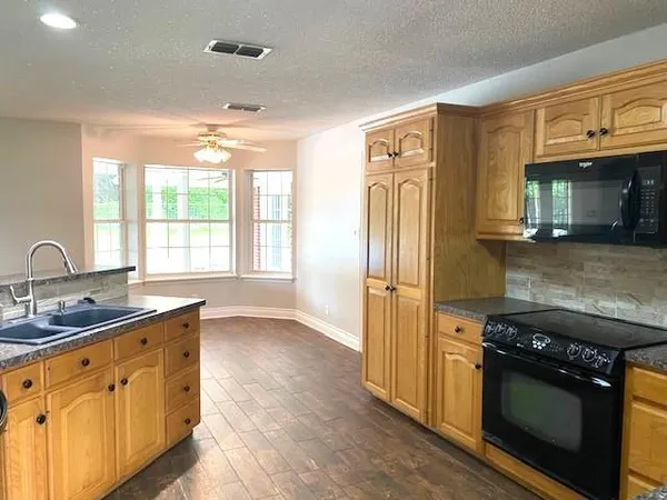$535,000 | 11466 St Highway East, Murchison, TX 75778