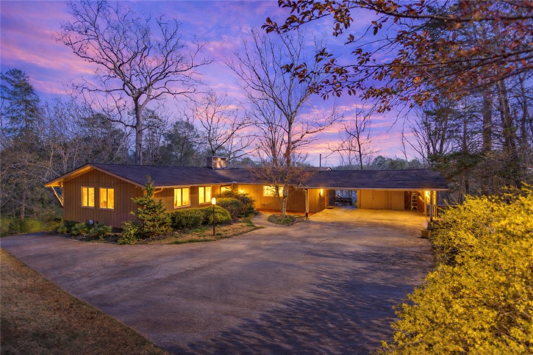 231 Lakeside Drive Walhalla, SC 29691 - Photo 2 of 47