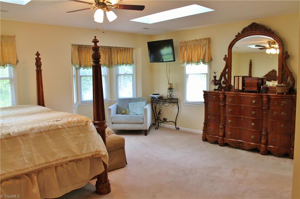 302 Holyoke Road Greensboro, NC 27406 - Photo 18 of 29 Gallery Image 18