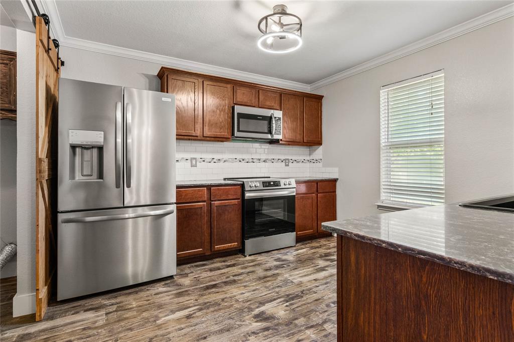 2040 Comal Street Waco, TX 76708 - Photo 8 of 39