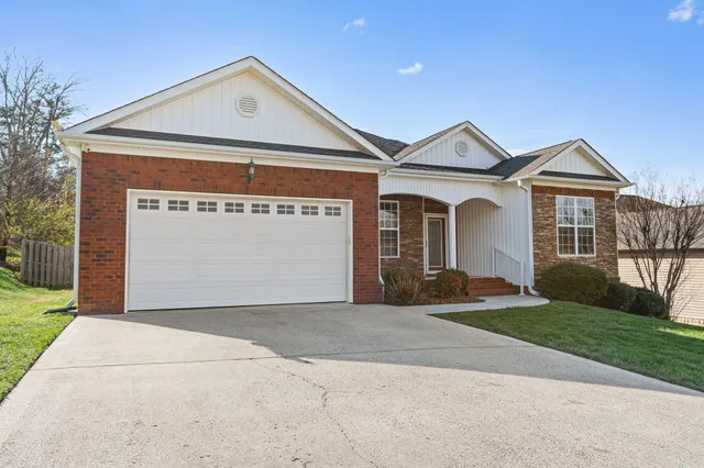 $410,000 | 8964 Sunridge Drive, Ooltewah, TN 37363