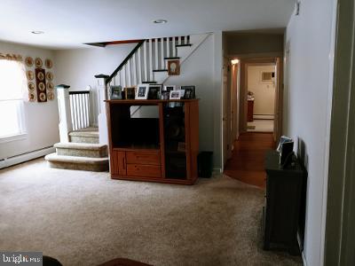 1024 3rd Avenue Croydon, PA 19021 - Photo 11 of 22 Living room