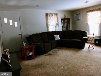 1024 3rd Avenue Croydon, PA 19021 - Photo 13 of 22 Living room