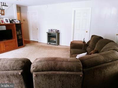 1024 3rd Avenue Croydon, PA 19021 - Photo 15 of 22 Living room
