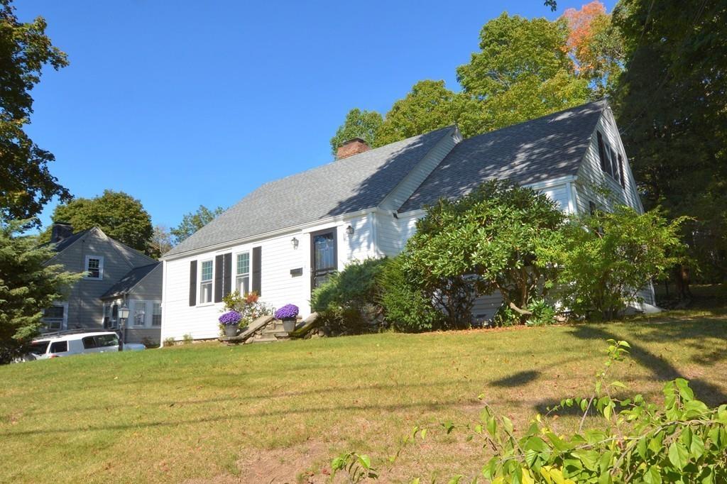 18 Stratford Road Andover, MA 01810 - Photo 1 of 16 Gallery Image 1
