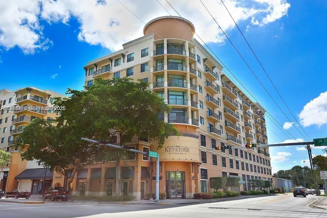 $2,380 | 3590 Coral Way, Unit 508, Miami, FL 33145