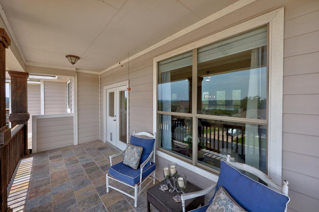 302 Southwind Road Lago Vista, TX 78645 - Photo 33 of 39 a living room with furniture
