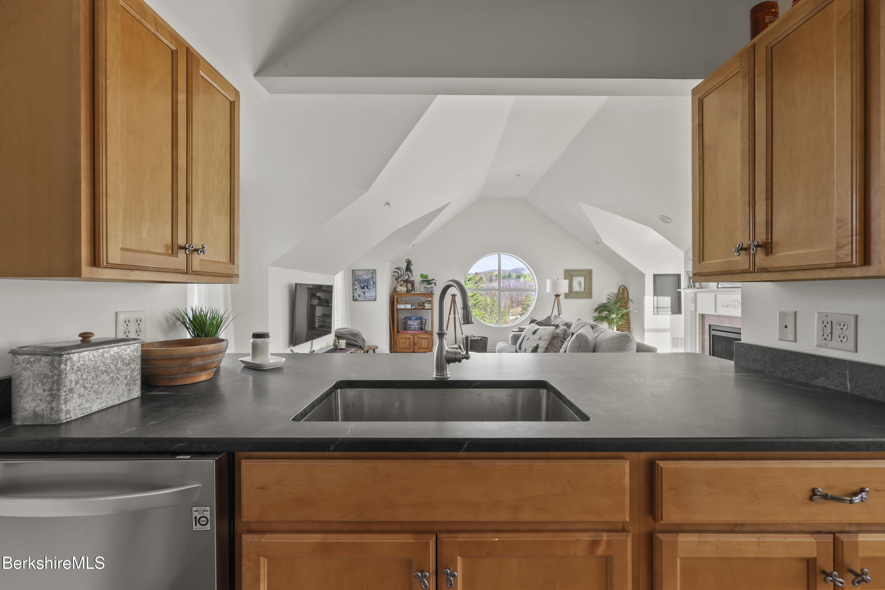 37 Corey Road, Unit 845 Hancock, MA 01237 - Photo 19 of 40 Kitchen