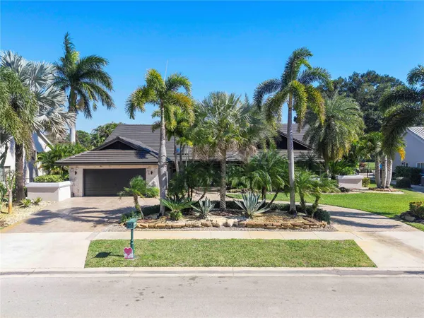 $1,599,999 | 10630 Boca Woods Lane, Boca Raton, FL 33428