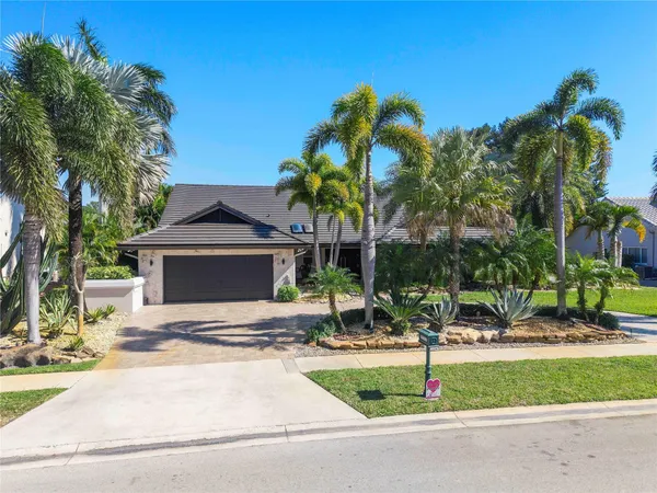 $1,599,999 | 10630 Boca Woods Lane, Boca Raton, FL 33428