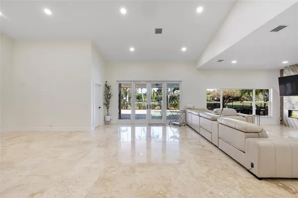 $1,599,999 | 10630 Boca Woods Lane, Boca Raton, FL 33428