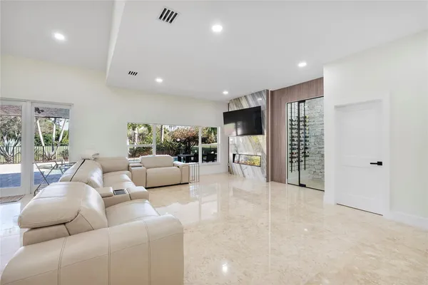 $1,599,999 | 10630 Boca Woods Lane, Boca Raton, FL 33428