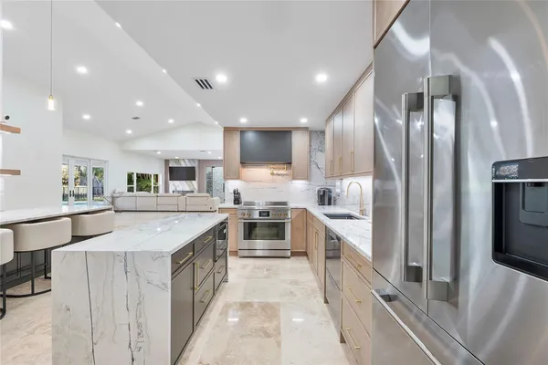 $1,599,999 | 10630 Boca Woods Lane, Boca Raton, FL 33428