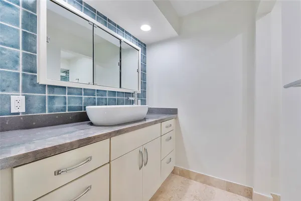$1,599,999 | 10630 Boca Woods Lane, Boca Raton, FL 33428