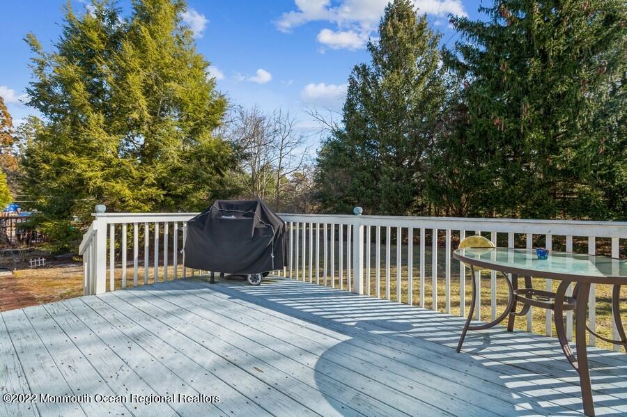 109 Georgetown Road Toms River, NJ 08757 - Photo 20 of 21 20_109GeorgetownRoad_66_Deck_LowRes
