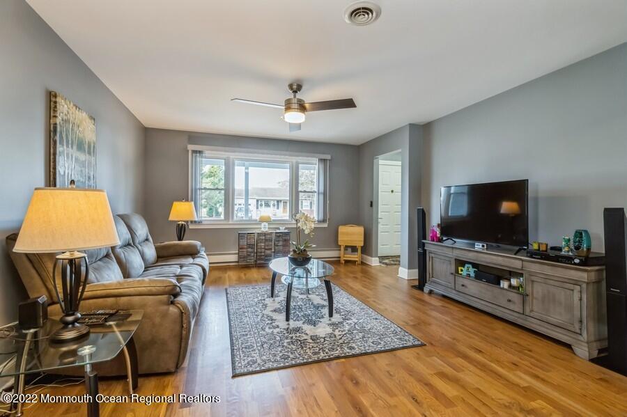 109 Georgetown Road Toms River, NJ 08757 - Photo 2 of 21 03_109GeorgetownRoad_10001_LivingRoom_Lo
