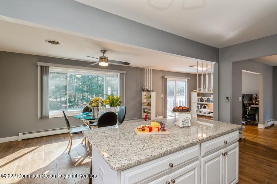 109 Georgetown Road Toms River, NJ 08757 - Photo 4 of 21 06_109GeorgetownRoad_177002_Kitchen_LowR