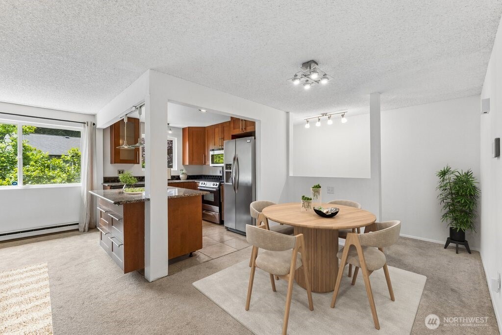 7909 218th Street Southwest, Unit 4 Edmonds, WA 98026 - Photo 4 of 28