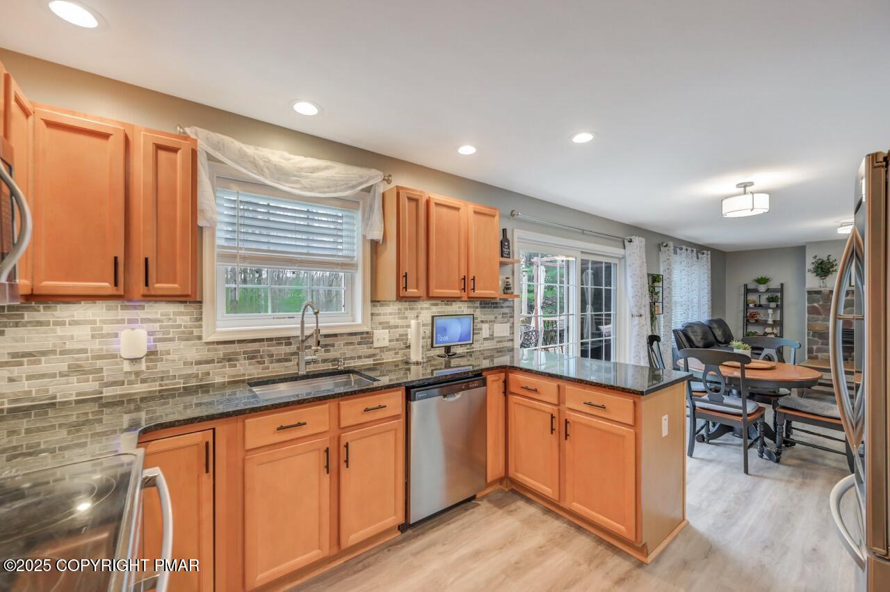 2512 Valley View Acres Road Stroudsburg, PA 18360 - Photo 15 of 40 Open to Breakfast Nook