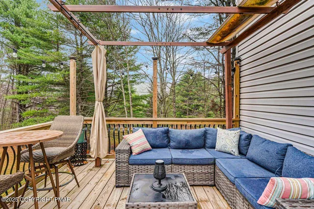 $624,800 | 2512 Valley View Acres Road, Stroudsburg, PA 18360