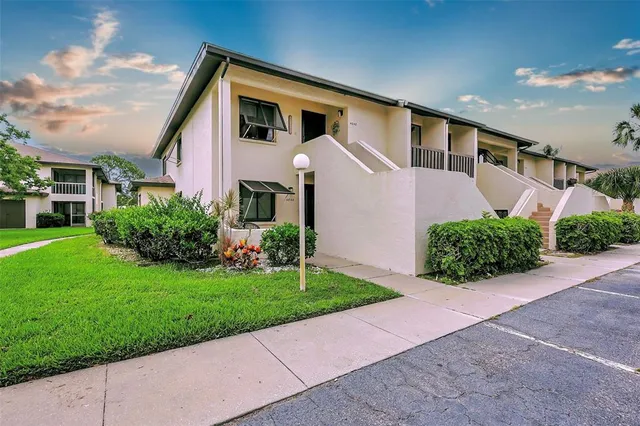 $299,900 | 4646 Longwater Chase, Unit 98, Sarasota, FL 34235