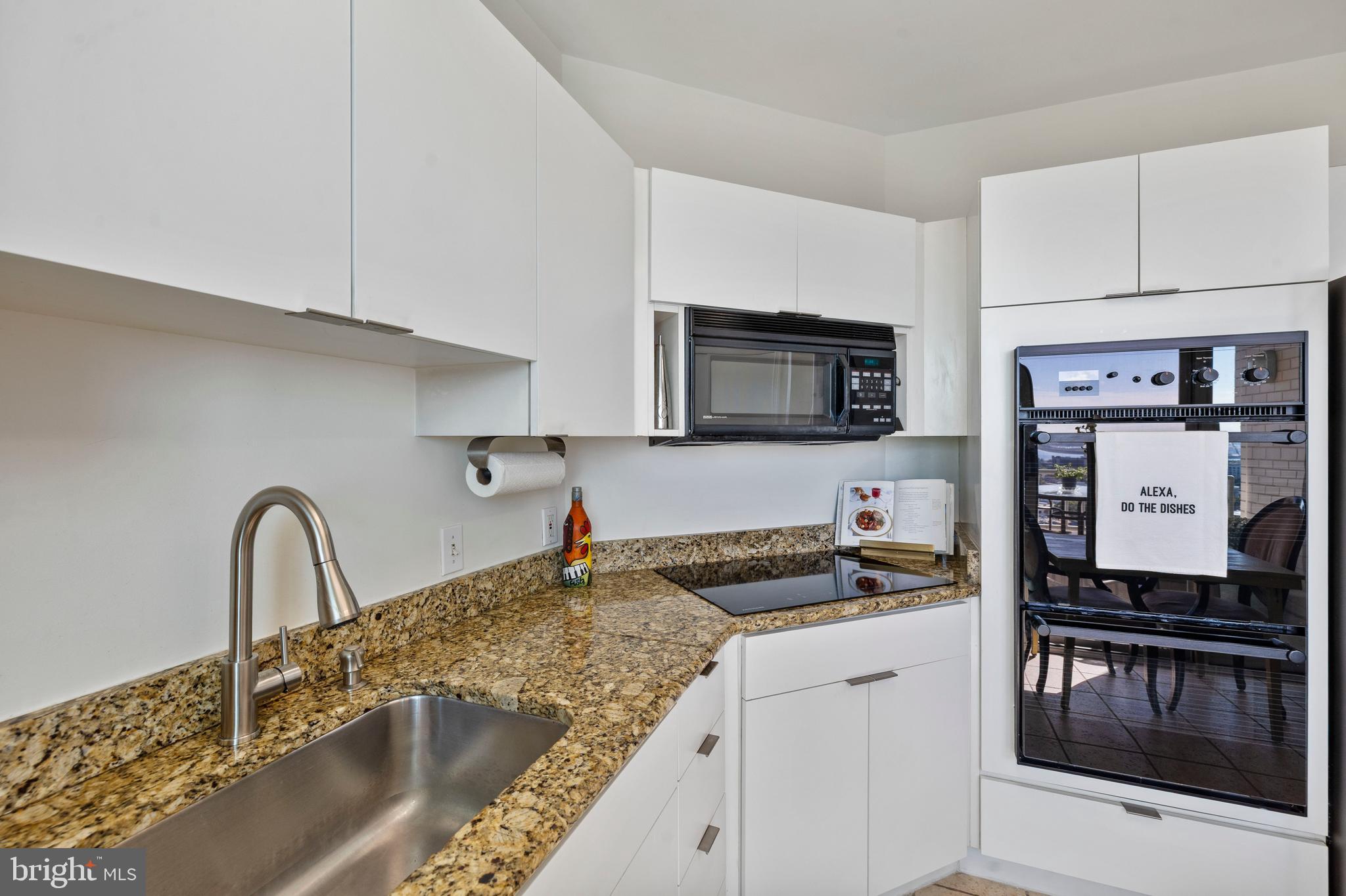 100 Harborview Drive, Unit 1708 Baltimore, MD 21230 - Photo 11 of 39 Spacious Counters
