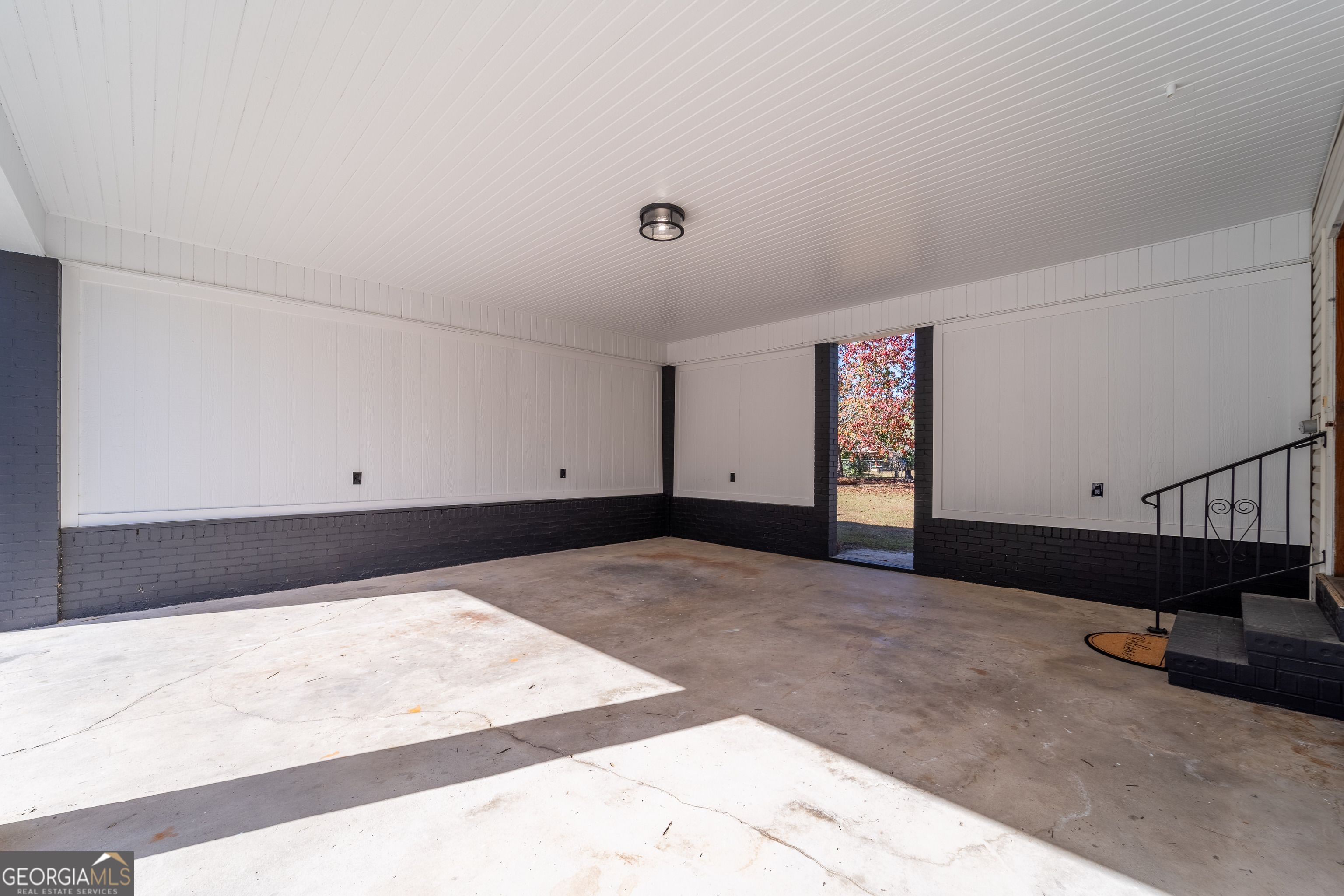 322 McGregor Street Blackshear, GA 31516 - Photo 22 of 30 a view of an empty room