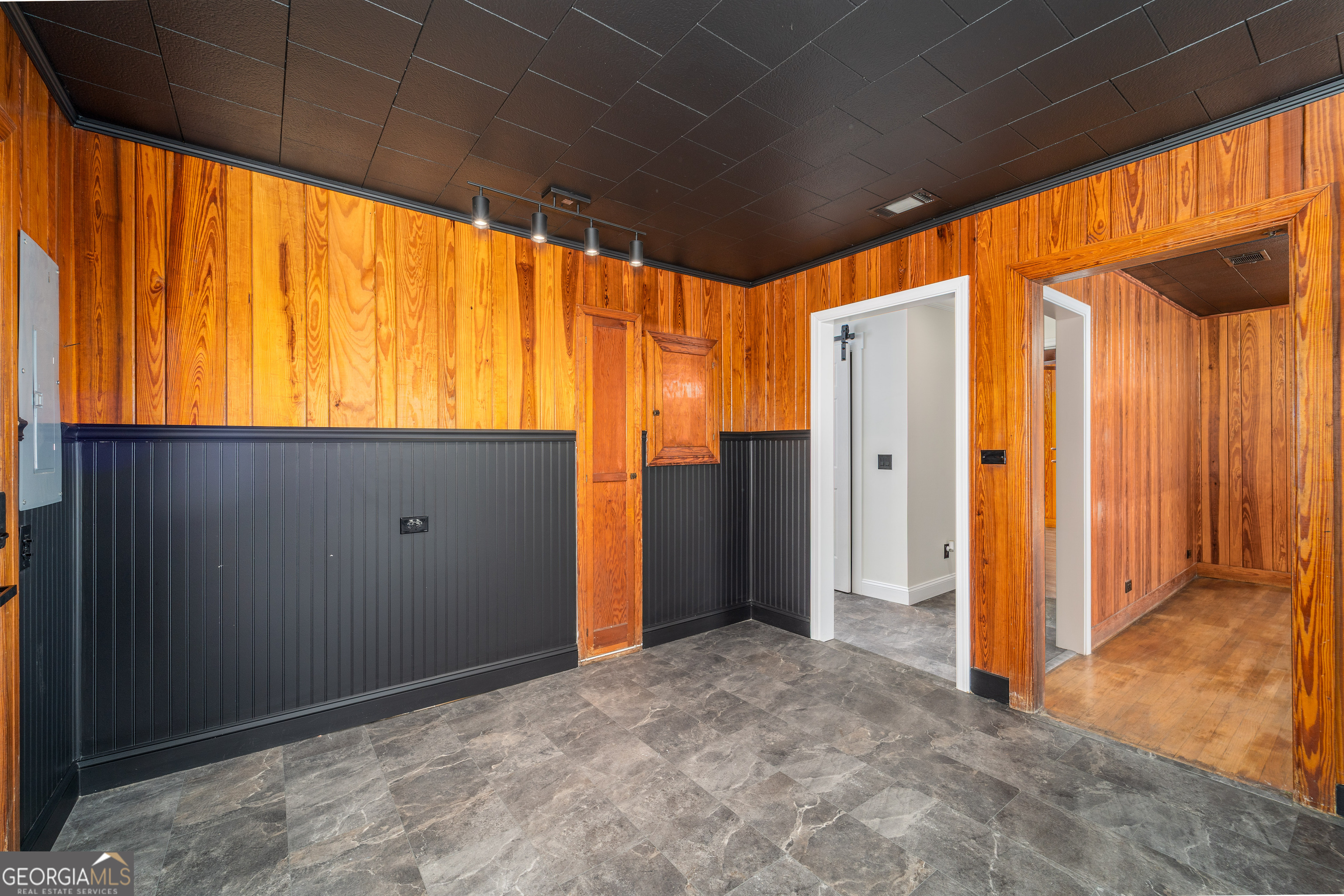 322 McGregor Street Blackshear, GA 31516 - Photo 24 of 30 a view of entryway