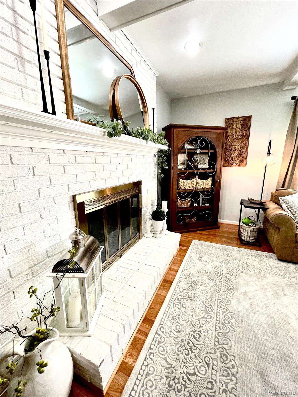 2725 Broadmoor Drive Rochester, MI 48309 - Photo 22 of 60 Wood burning fireplace