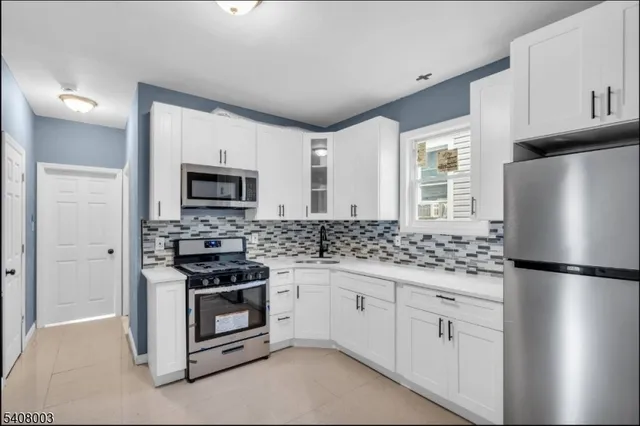 $2,000 | 568 Grove Street, Irvington, NJ 07111