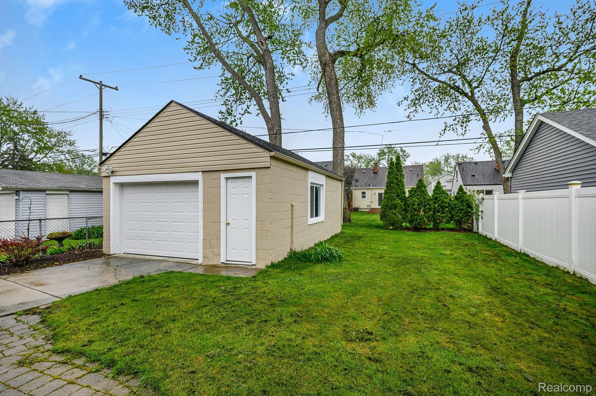 983 Harvard Road Berkley, MI 48072 - Photo 39 of 42 983-Harvard-Road_7.jpg