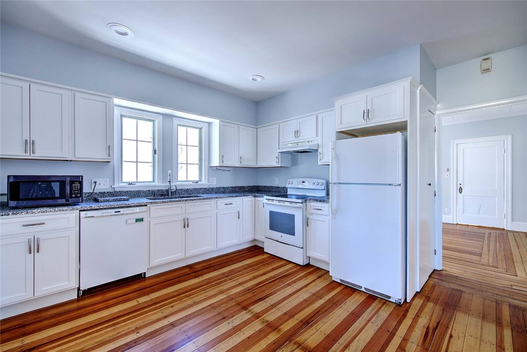 17 Pidge Avenue, Unit 2 Pawtucket, RI 02860 - Photo 9 of 20