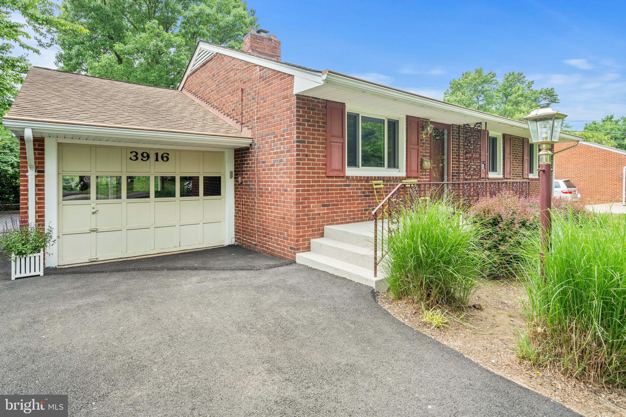 3916 Braddock Road Alexandria, VA 22312 - Photo 2 of 29 Beautiful Front Porch