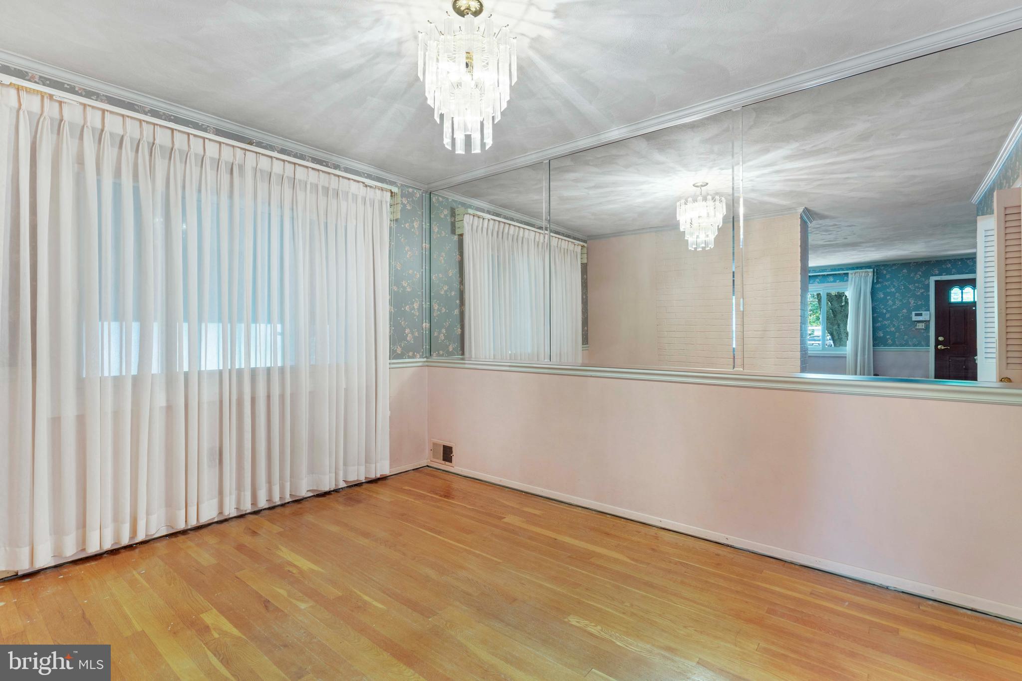 3916 Braddock Road Alexandria, VA 22312 - Photo 6 of 29 Dining Room