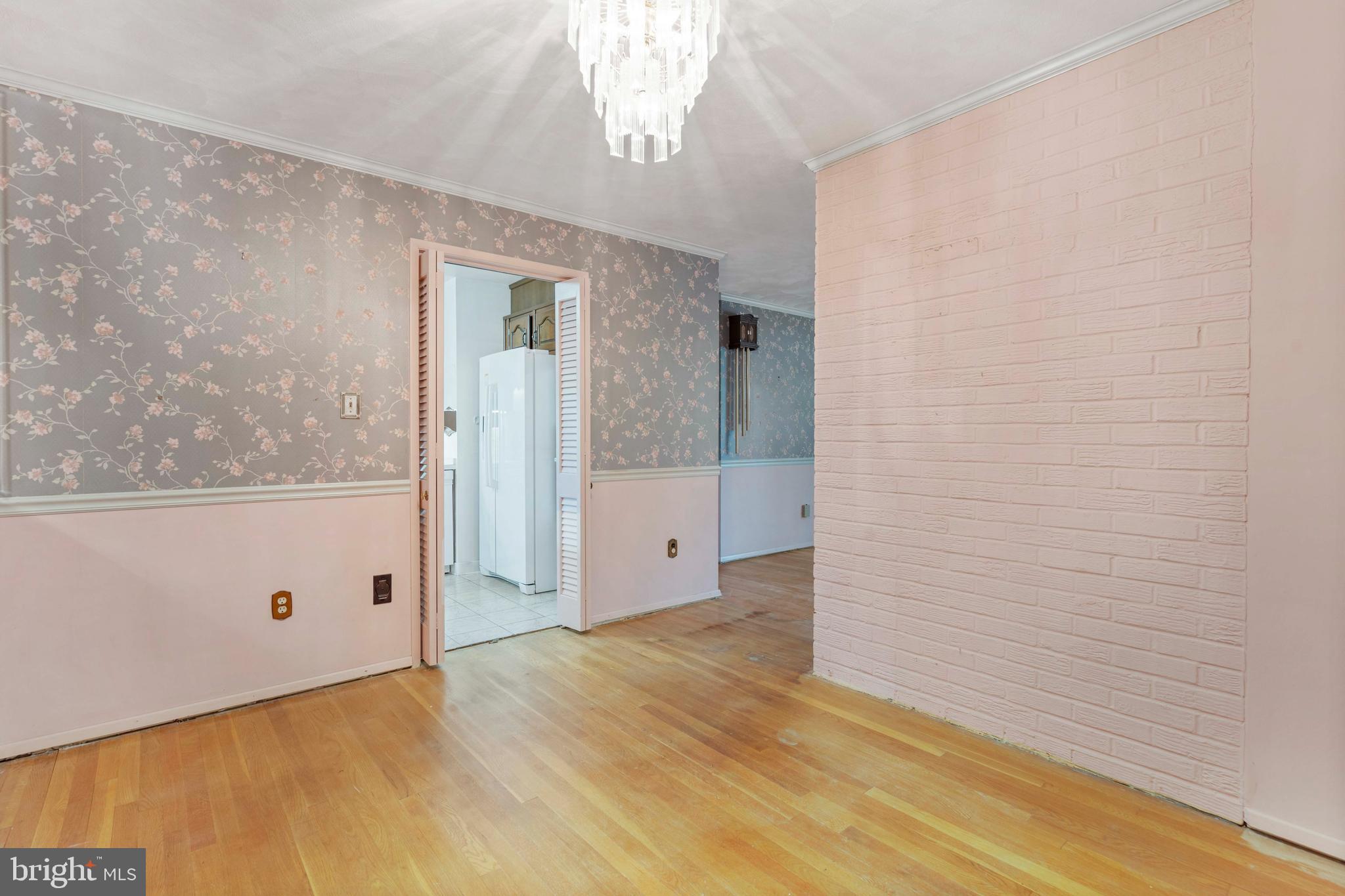 3916 Braddock Road Alexandria, VA 22312 - Photo 7 of 29 DR off Kitchen