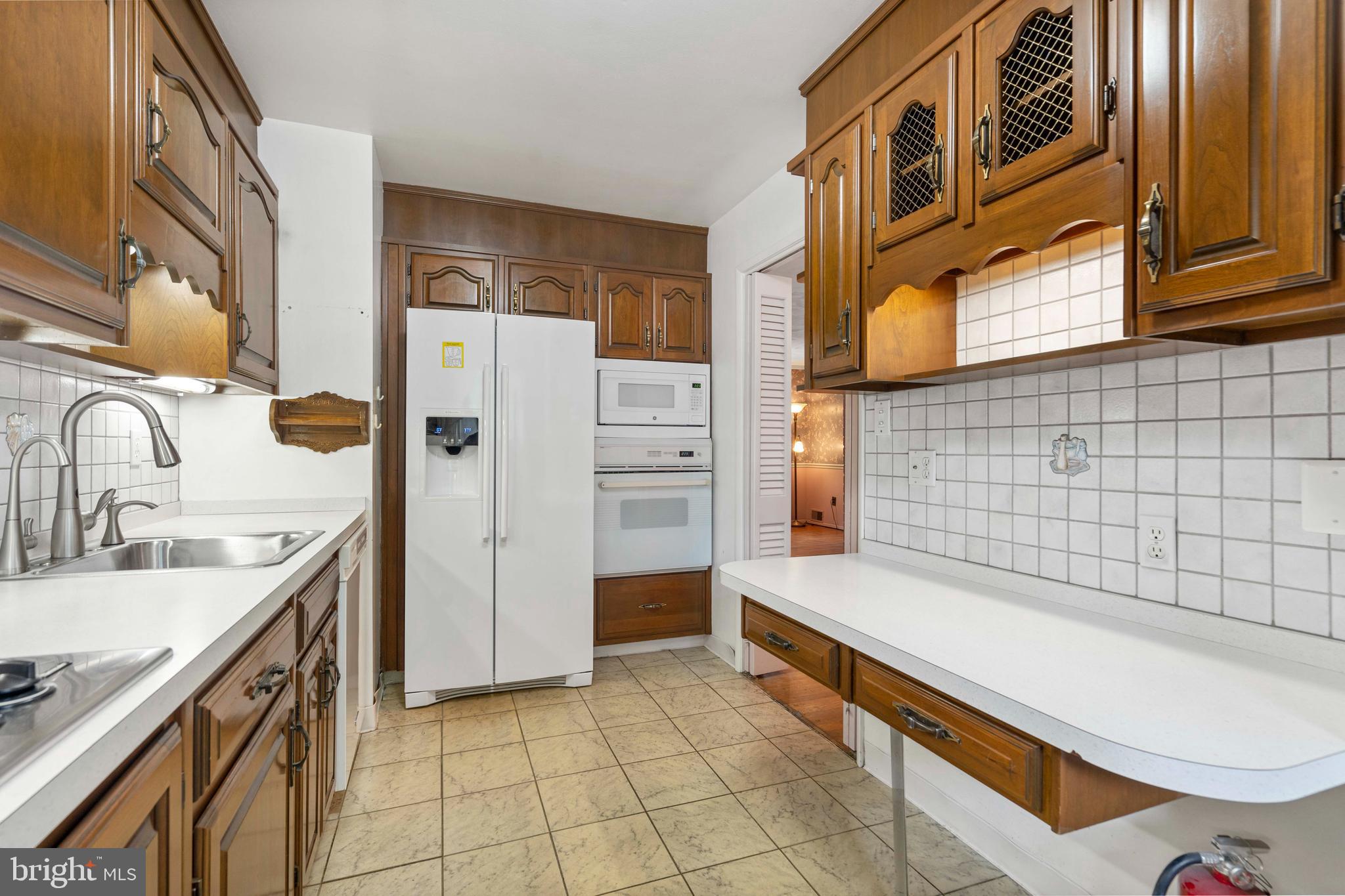 3916 Braddock Road Alexandria, VA 22312 - Photo 9 of 29 Kitchen
