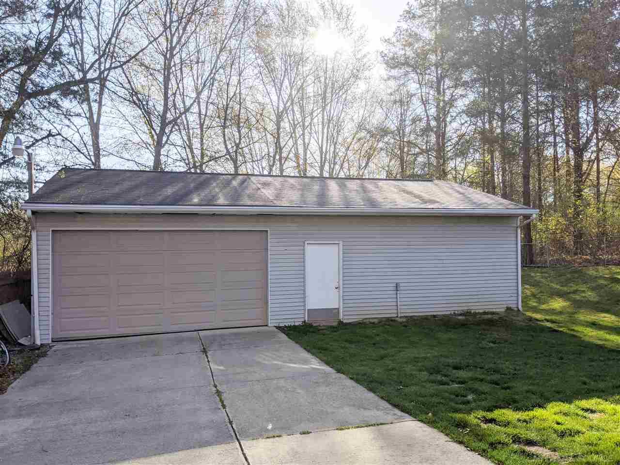 11985 Dexter-Pinckney Road Pinckney, MI 48169 - Photo 28 of 31 50011354-28.JPG