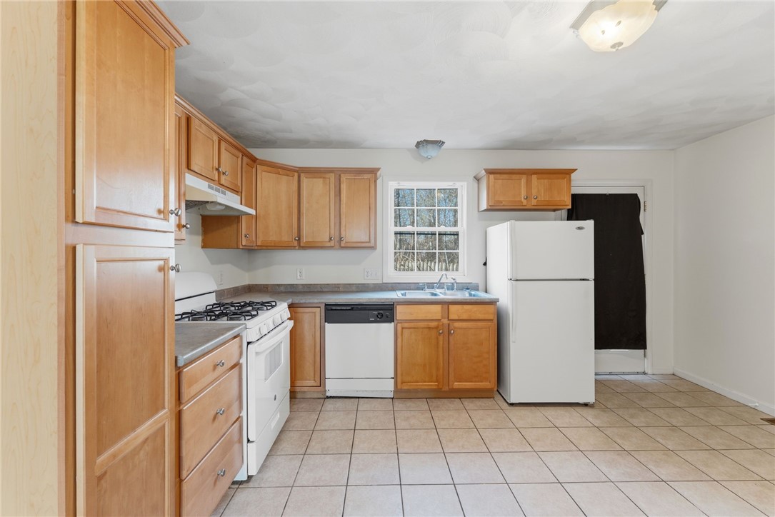 87 North Bend Street, Unit 8 Pawtucket, RI 02860 - Photo 12 of 30