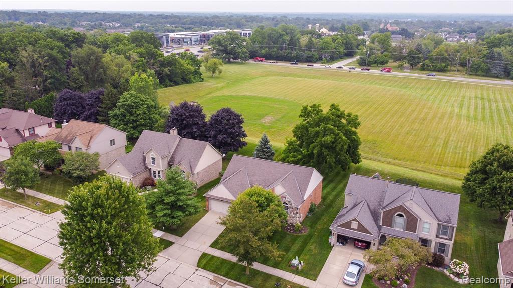 3137 Courtfield Drive Rochester Hills, MI 48309 - Photo 11 of 60