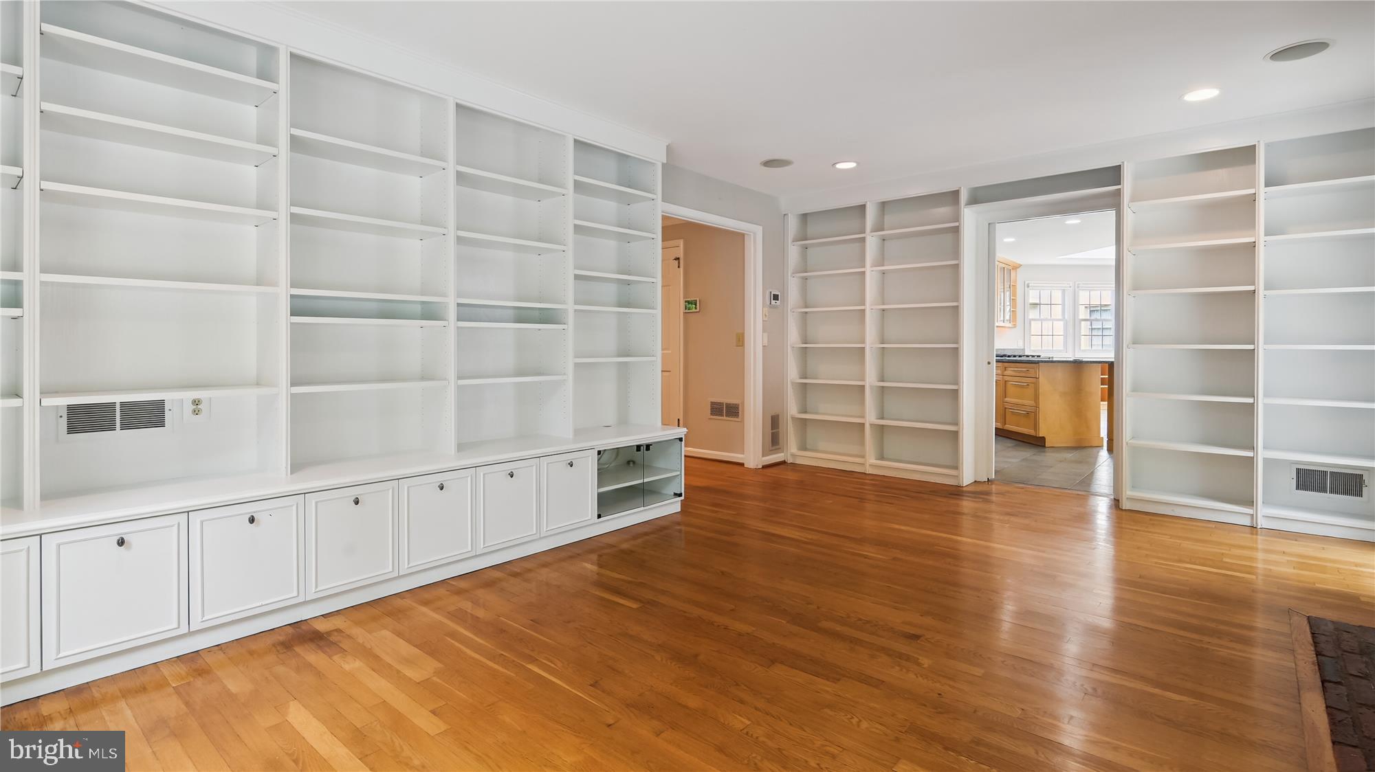 1313 Merrie Ridge Road McLean, VA 22101 - Photo 24 of 72 Main level library/office-built-ins & fireplace