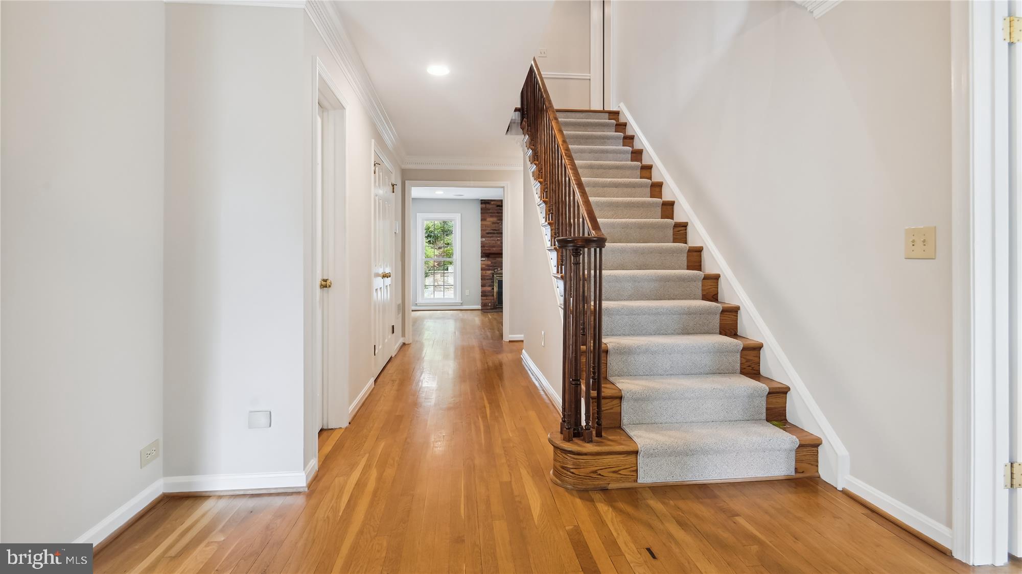 1313 Merrie Ridge Road McLean, VA 22101 - Photo 3 of 72 Main level foyer
