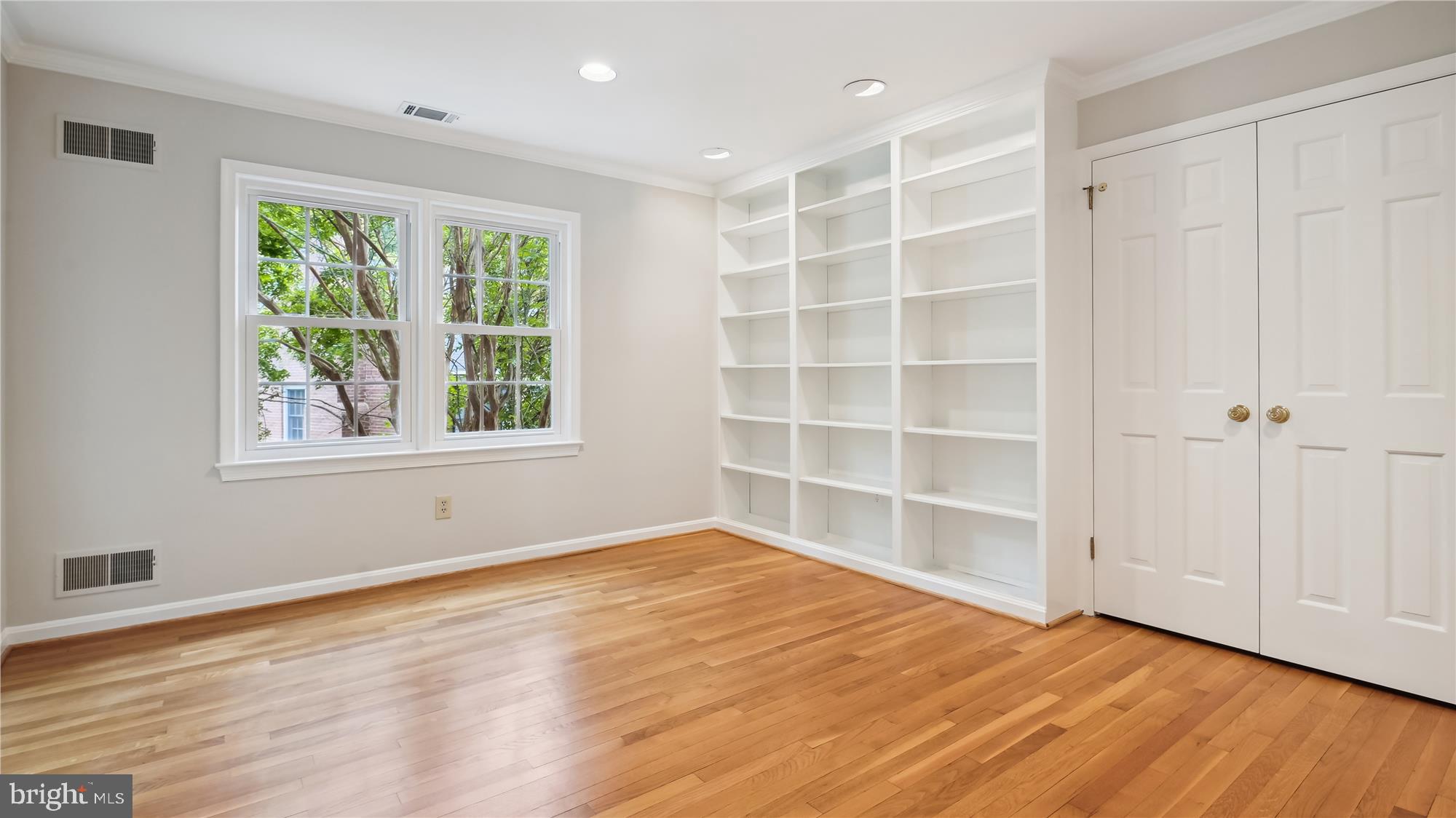 1313 Merrie Ridge Road McLean, VA 22101 - Photo 37 of 72 Third Bedroom with built-ins