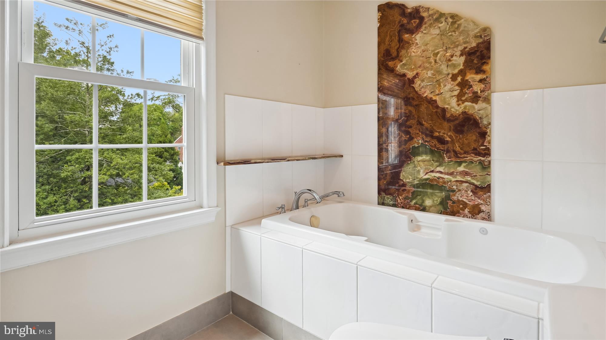 1313 Merrie Ridge Road McLean, VA 22101 - Photo 43 of 72 Upper level full bathroom with soaking tub