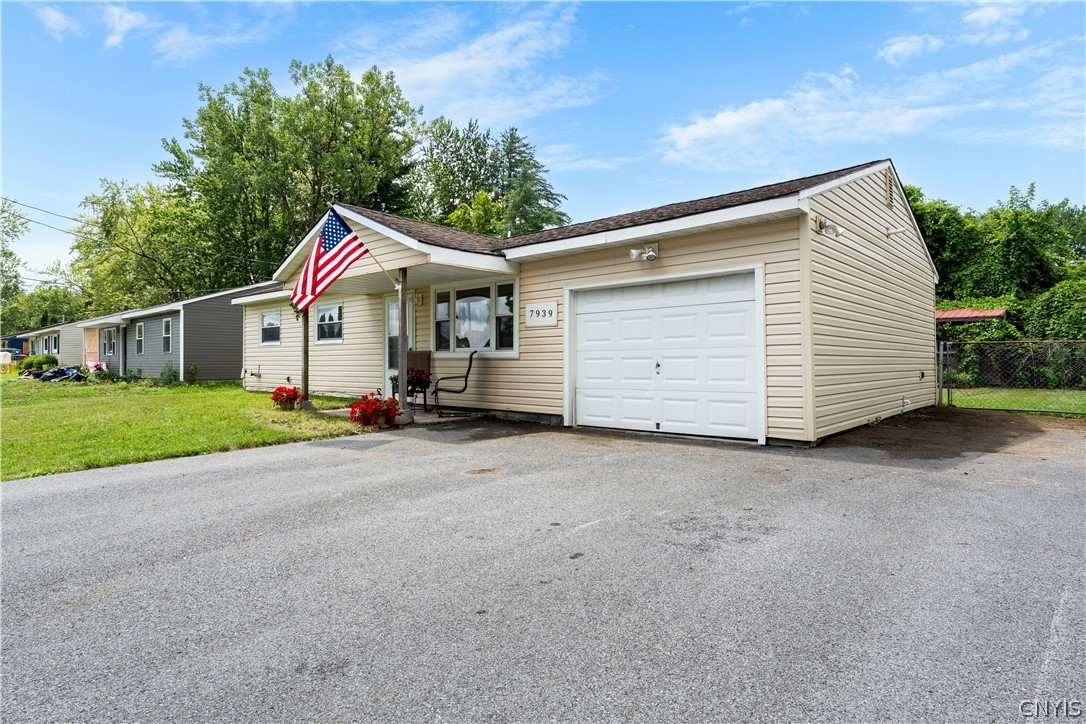 7939 Rinaldo Boulevard East Cicero, NY 13030 - Photo 3 of 20 Gallery Image 3