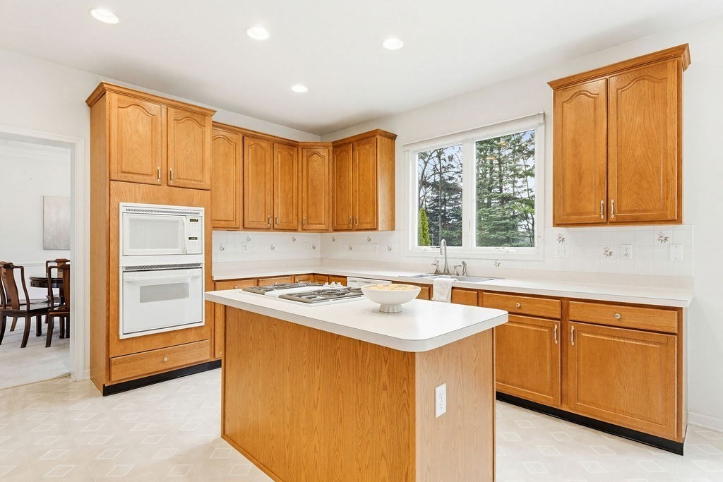 30 Hancock Road Franklin, MA 02038 - Photo 13 of 42