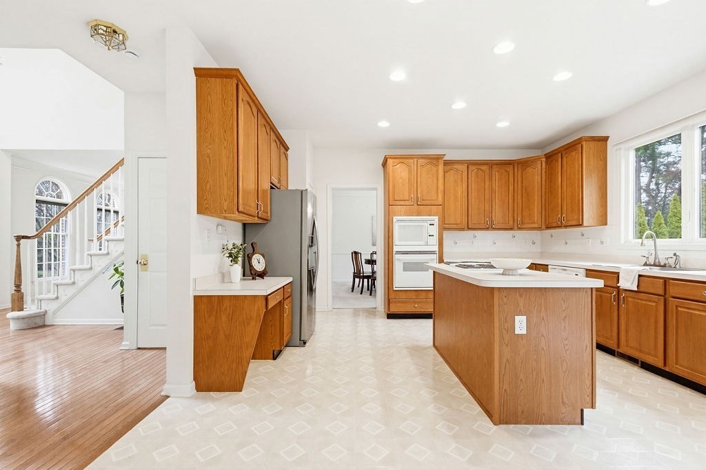 30 Hancock Road Franklin, MA 02038 - Photo 15 of 42