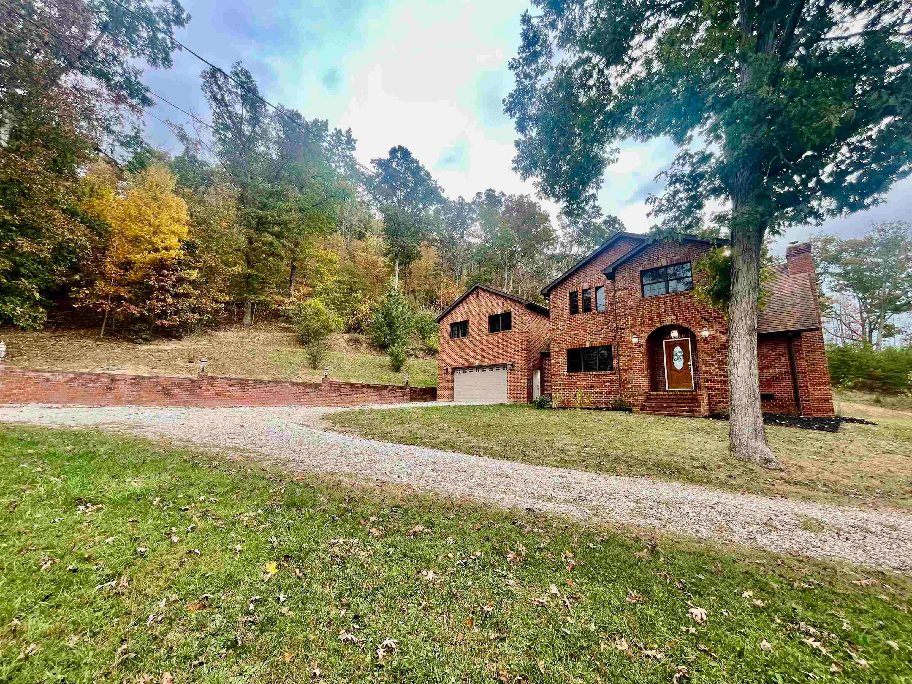6167 Edens Branch Road Huntington, WV 25705 - Photo 2 of 32 Gallery Image 2