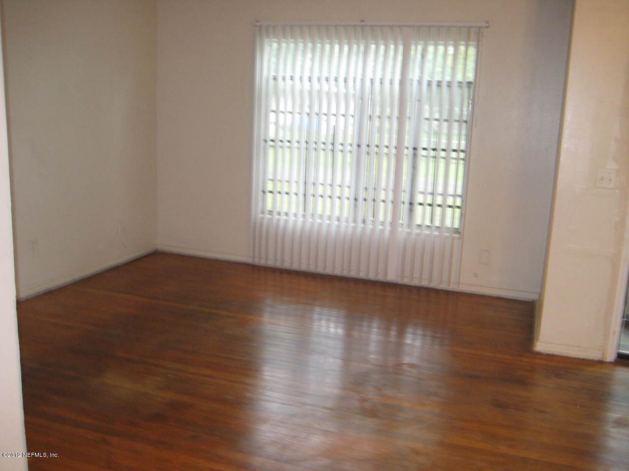 1529 Chatham Road Jacksonville, FL 32208 - Photo 2 of 6 Living Room