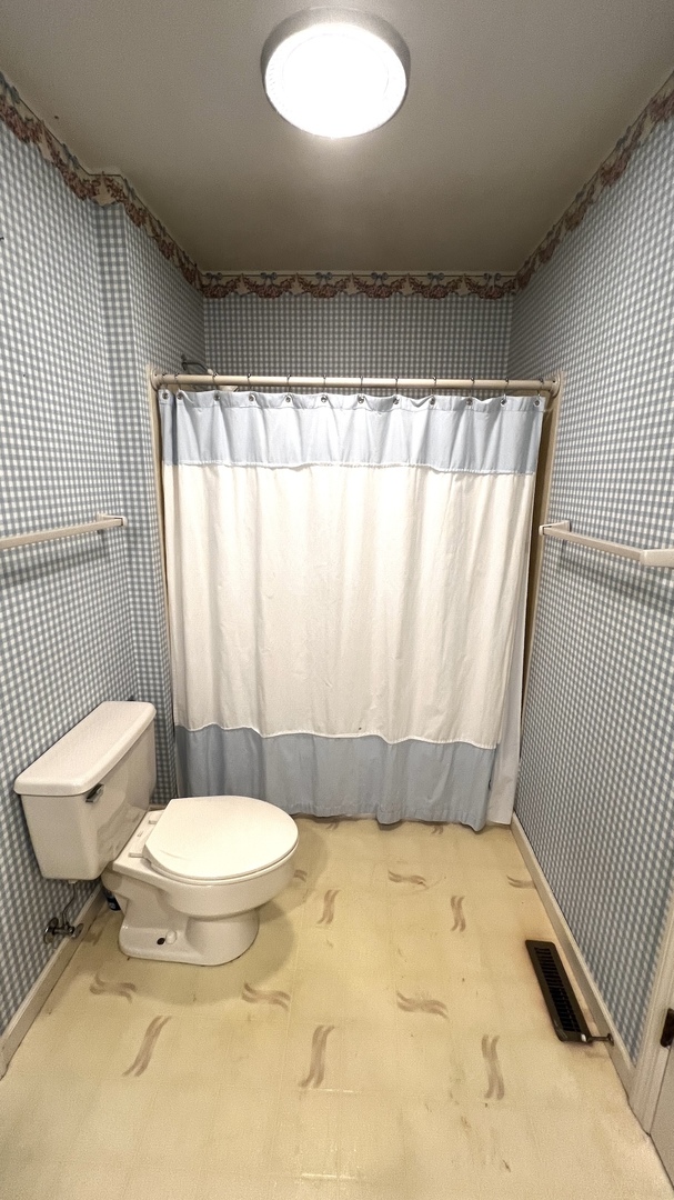 1407 Old Farm Road, Unit B Champaign, IL 61821 - Photo 10 of 14 Gallery Image 10