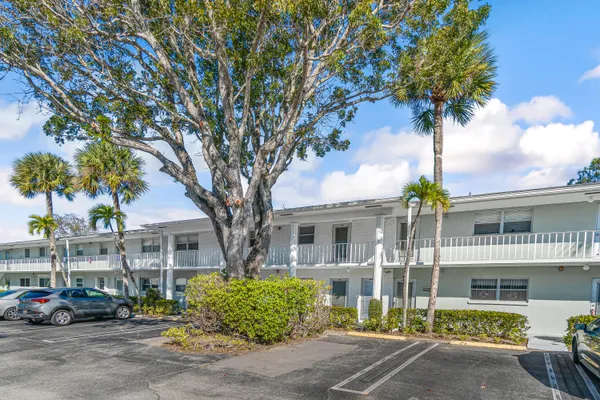 $97,000 | 2700 Southwest 22nd Avenue, Unit 1407, Delray Beach, FL 33445